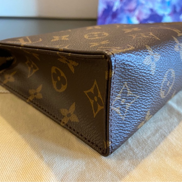 SOLD ON MERCARI New Authentic Louis Vuitton Toiletry 19 - Picture 4 of 12
